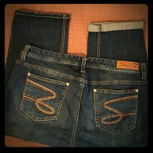 Like new Seven capris!!